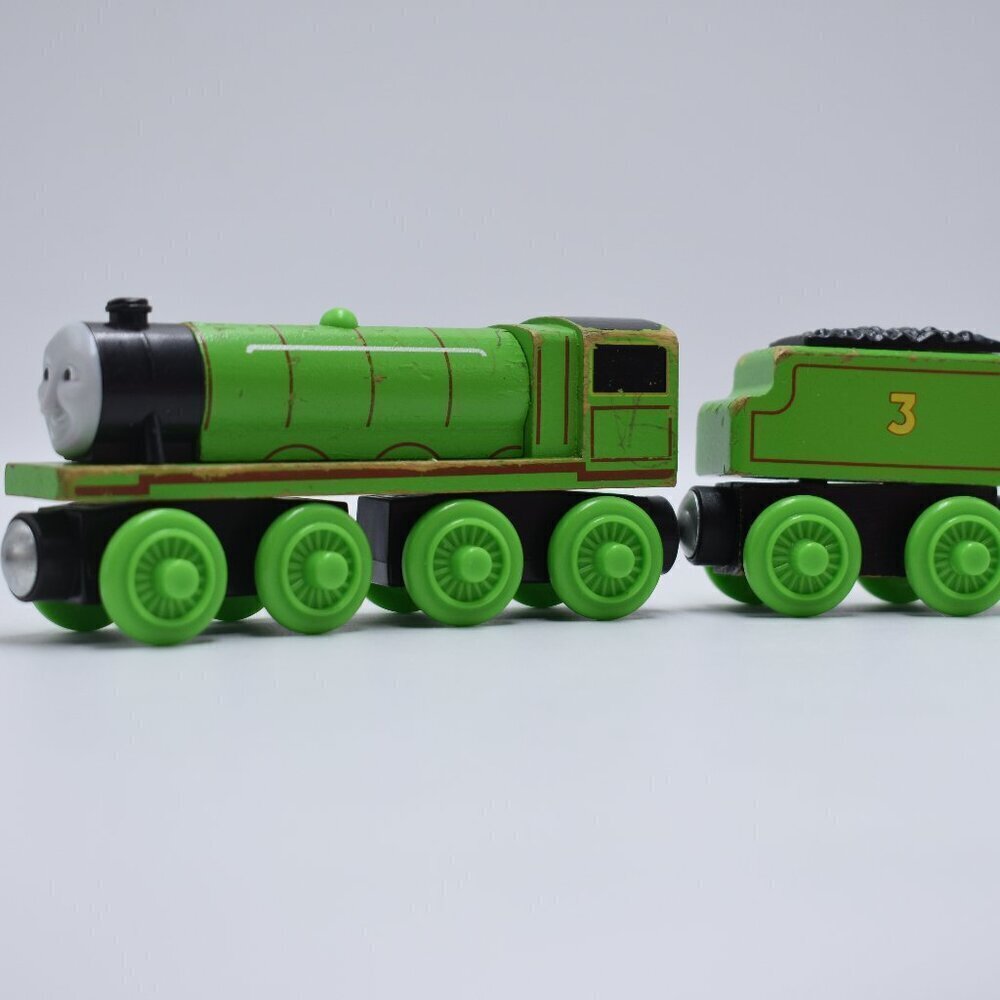 2012 Henry Thomas the Train Wooden w/Tender Railway Wood Magnet Engine Friends